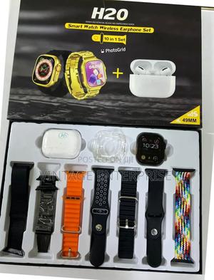 H20 Ultra Smart Watch With Wireless Bluetooth Earphones - main view