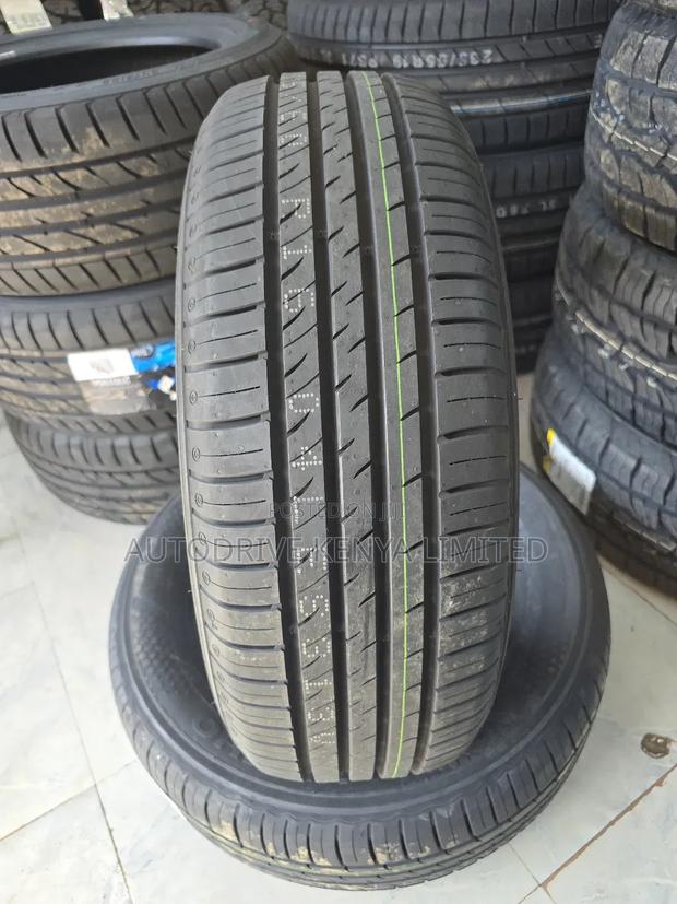 215/60r16 Kumho Tire - thumbnail 2