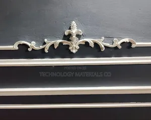 Classic Wainscoting Acanthus Scroll Trim