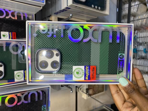 Monocarbon Real Carbon Fiber Case for iPhone 15 Pro Max - main view