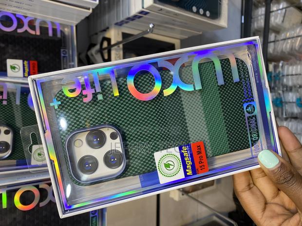 Monocarbon Real Carbon Fiber Case for iPhone 15 Pro Max - thumbnail 2