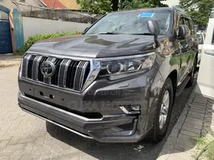 Toyota Land Cruiser Prado 2.8 2018 Gray