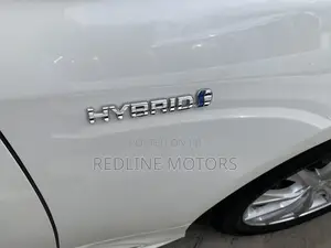 Toyota Crown 2018 Pearl