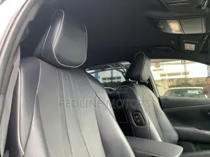Toyota Crown 2018 Pearl