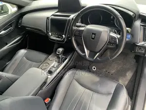 Toyota Crown 2018 Pearl