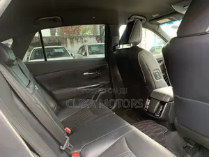 Toyota Crown 2018 Pearl