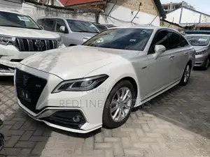 Toyota Crown 2018 Pearl