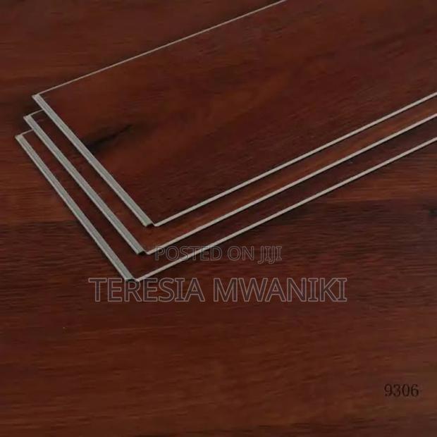 Spc 4mm, Stone   Plastic Composite - main view