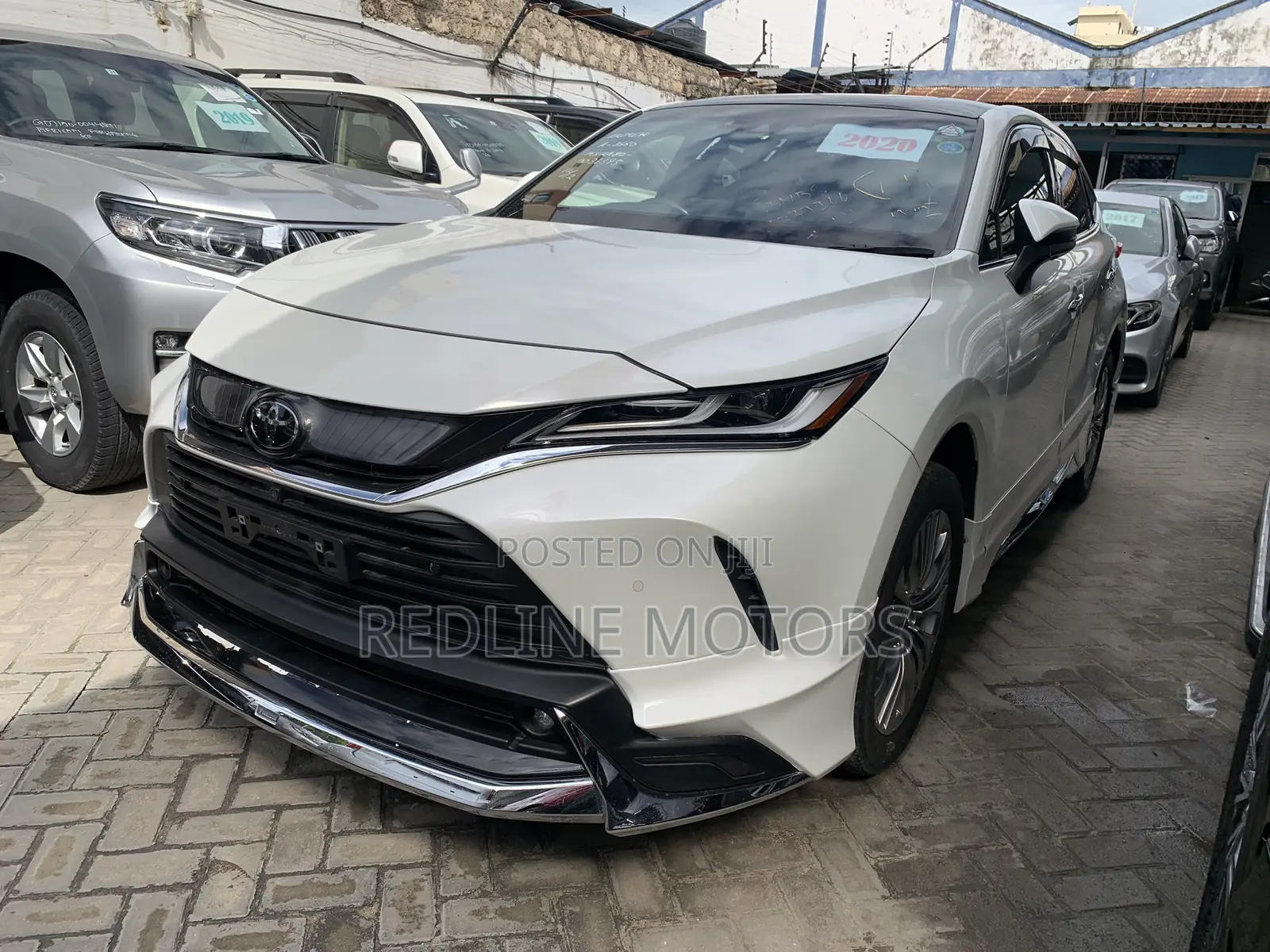 Toyota Harrier 2.5 Hybrid 2020 White