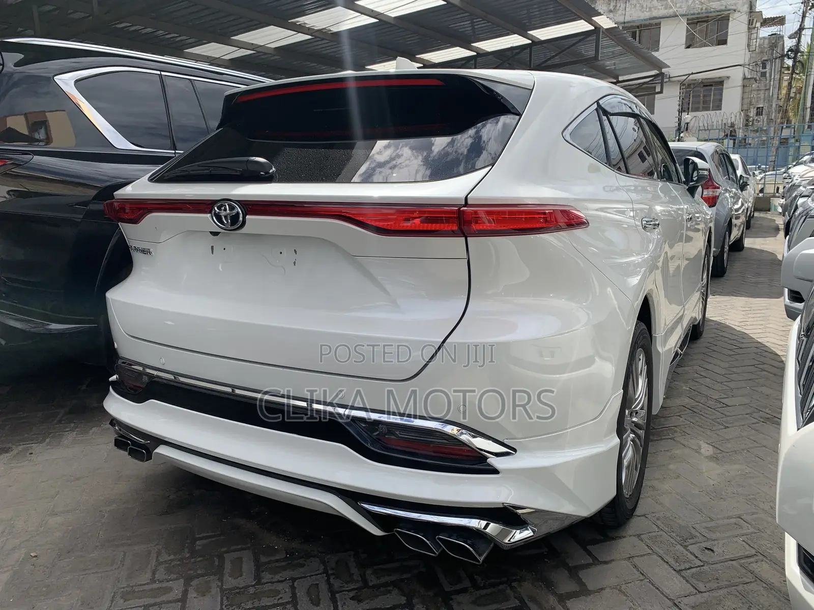 Toyota Harrier 2.5 Hybrid 2020 White