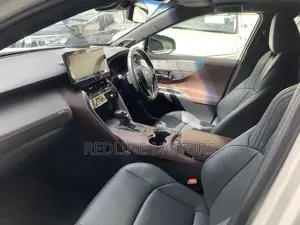 Toyota Harrier 2.5 Hybrid 2020 White