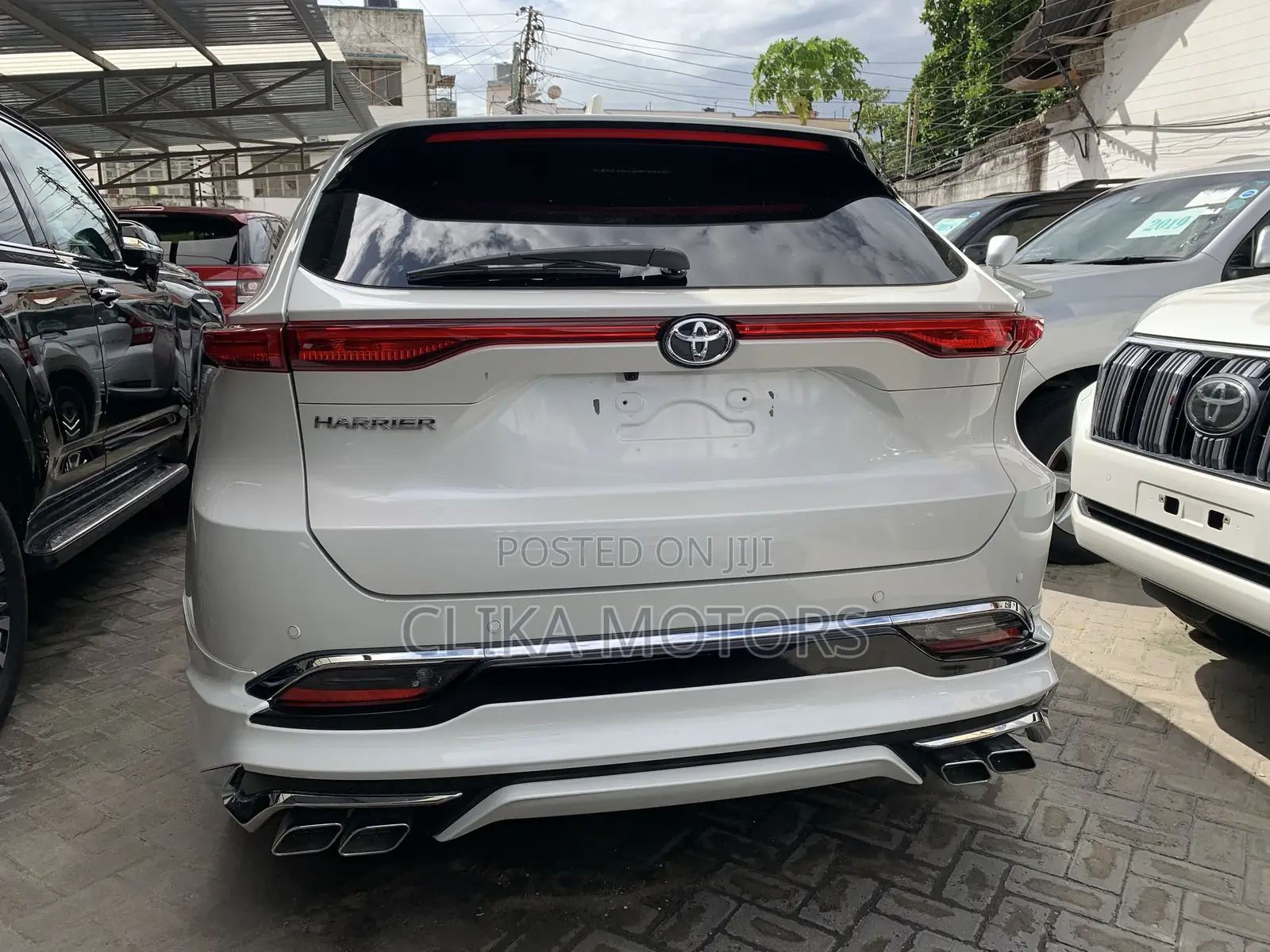 Toyota Harrier 2.5 Hybrid 2020 White