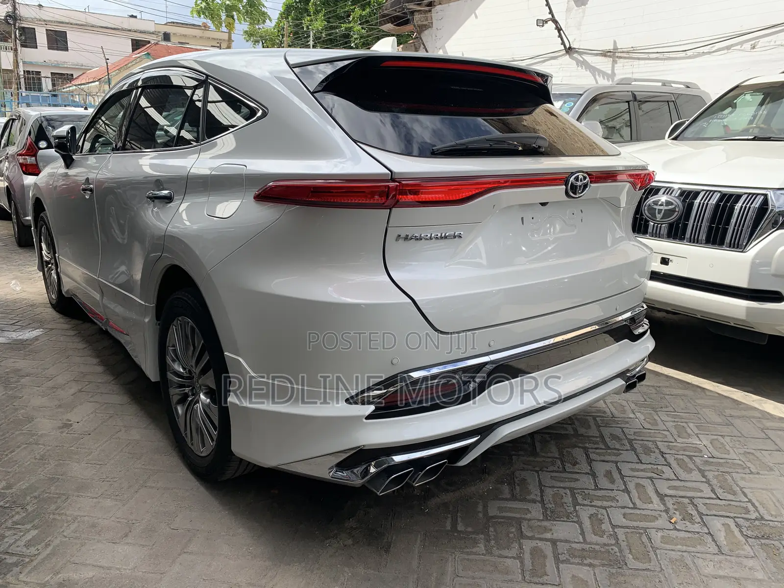 Toyota Harrier 2.5 Hybrid 2020 White