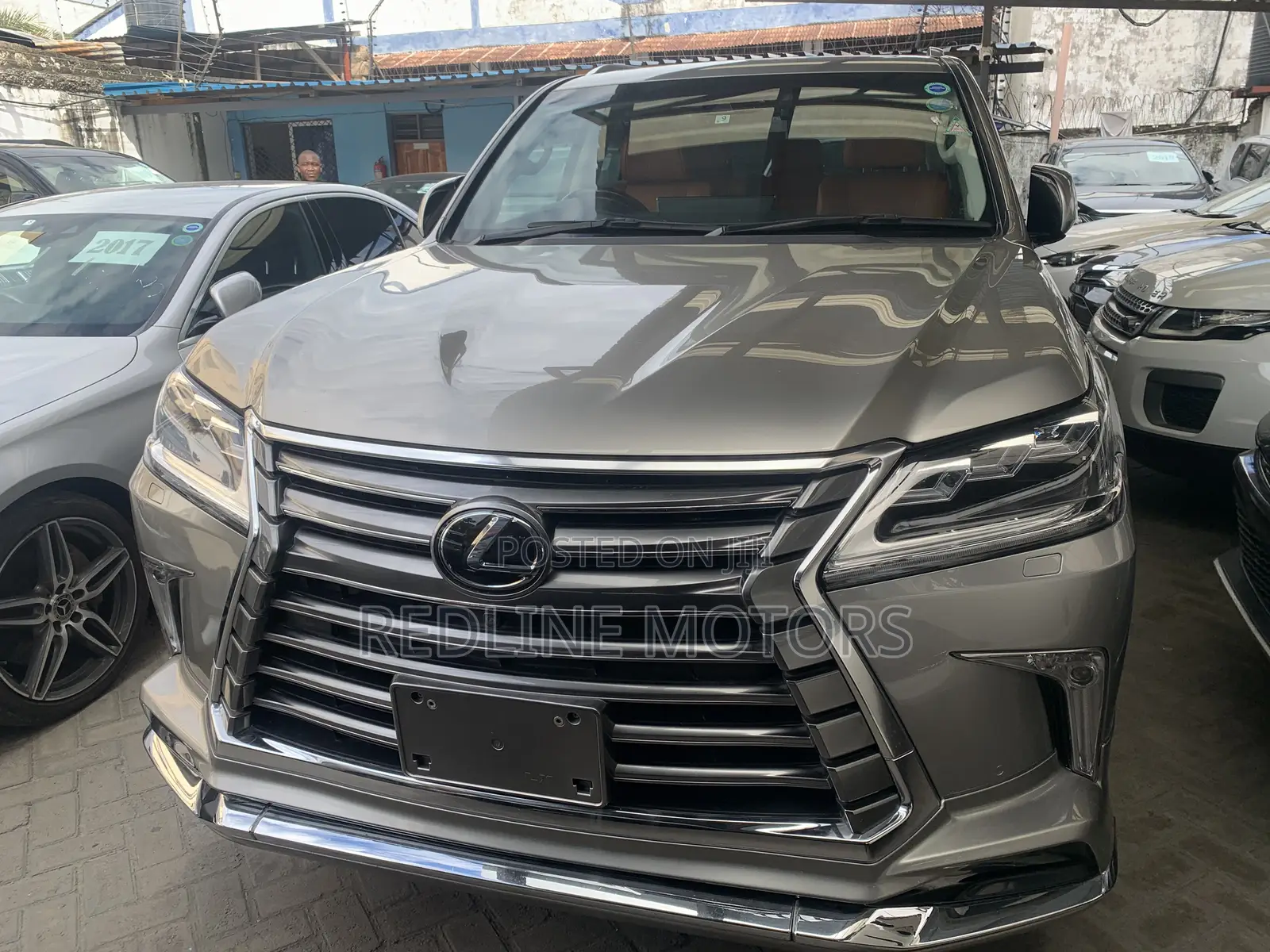 Lexus LX 570 (5 seats) AWD 2017 Ivory