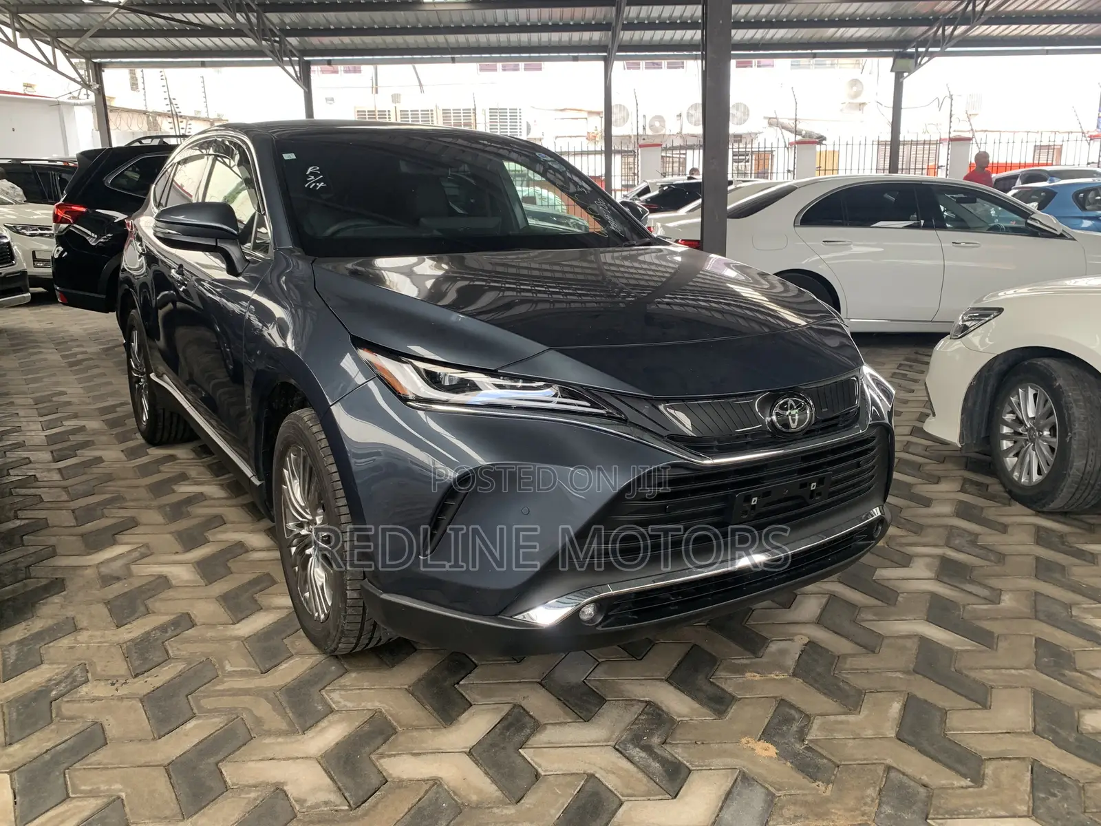 Toyota Harrier 2.5 Hybrid 2021 Gray