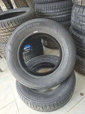 215/60r16 Kumho Tire
