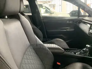 Toyota C-HR XLE FWD Sport Utility (2.0L 4cyl 2AM) 2018 Matt Black