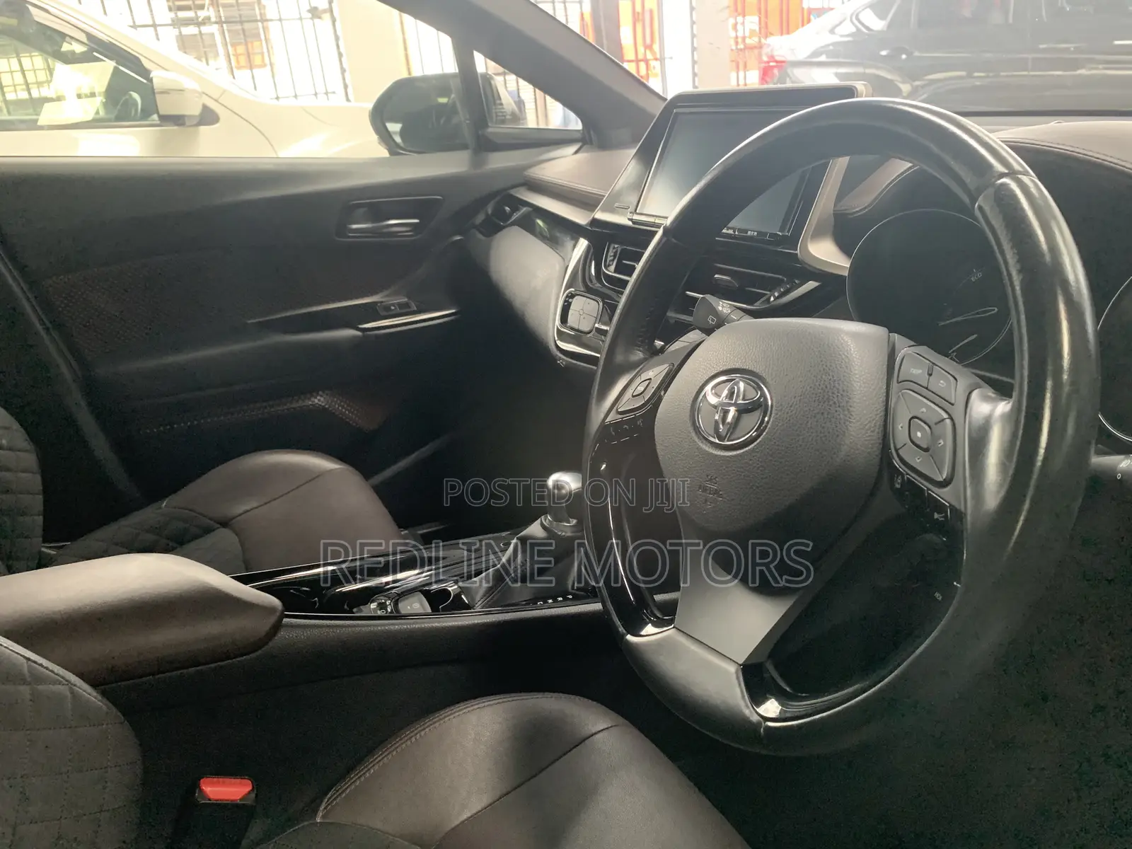 Toyota C-HR XLE FWD Sport Utility (2.0L 4cyl 2AM) 2018 Matt Black