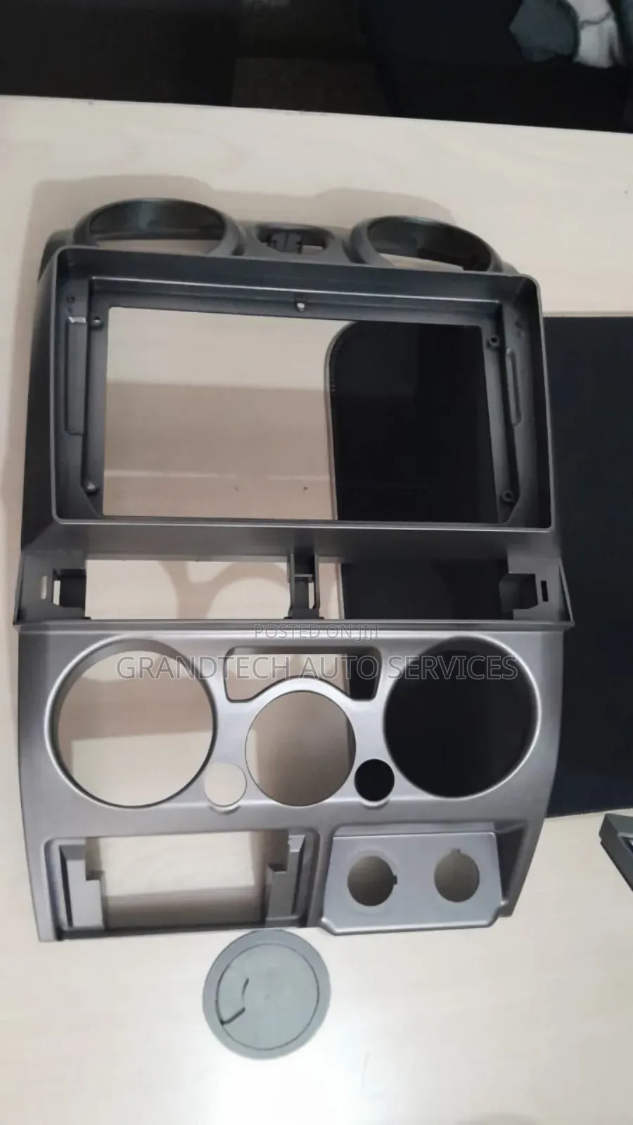 Nissan Navara Radio Console
