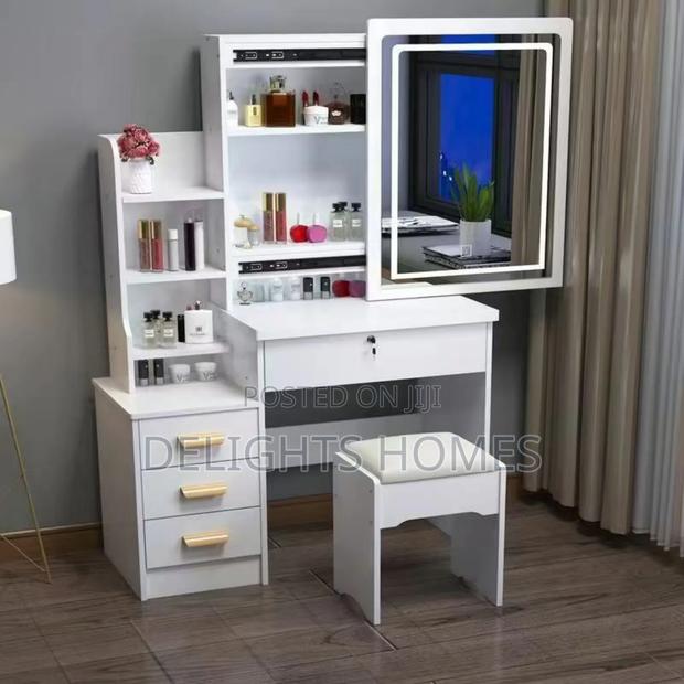 Dressing Table/Mirror and Light_tt - main view