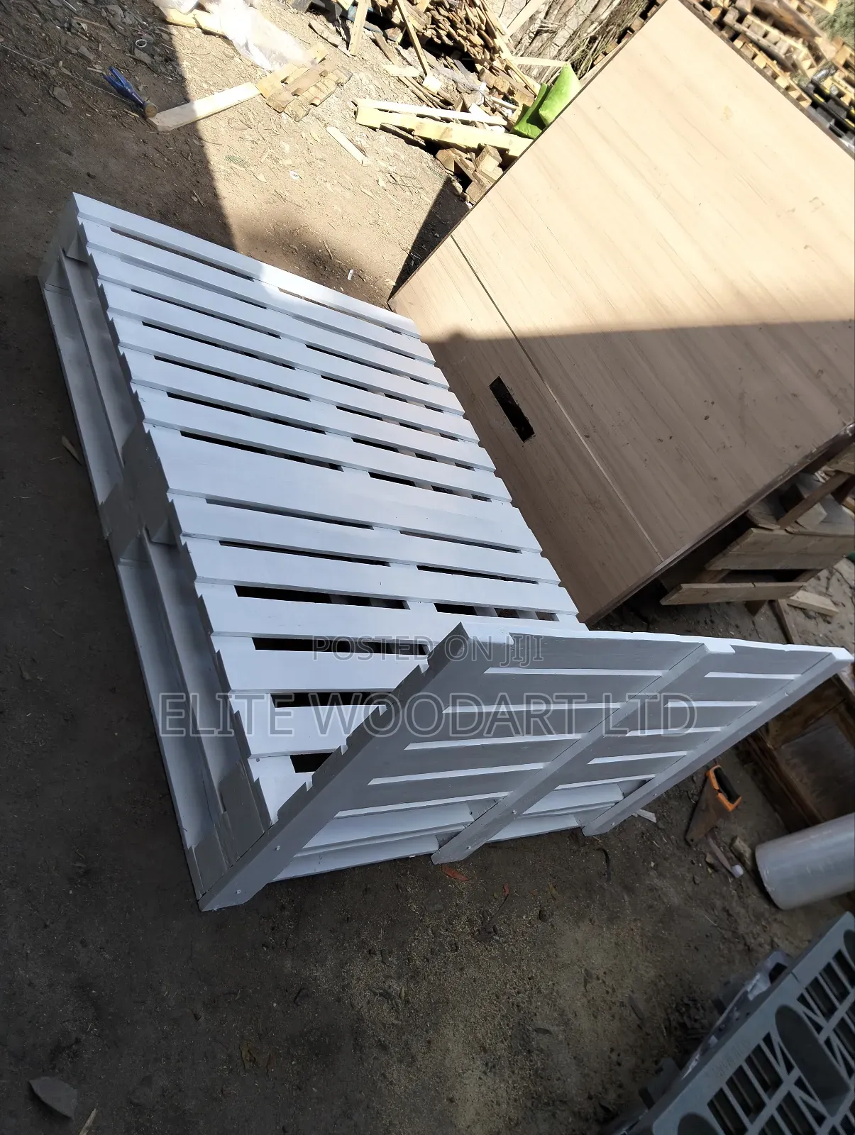 Queens Haven: Morden White Platform Bed Frame