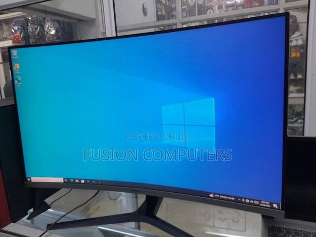 Samsung 32′′ Curved Monitor With 1000r Curvature