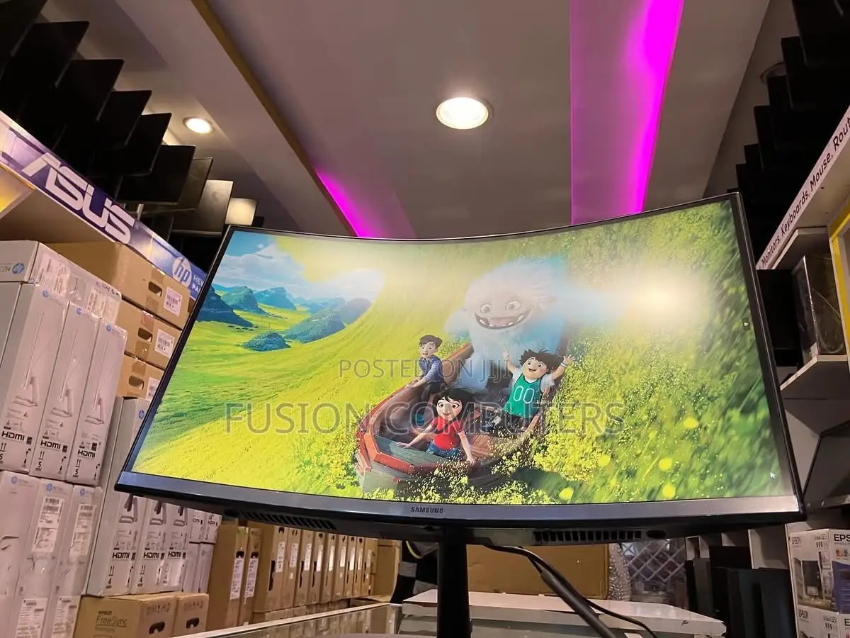 Samsung 32′′ Curved Monitor With 1000r Curvature