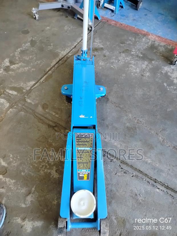 Commercial 10tonne Trolley Jack Machine Hydraulic. - thumbnail 2