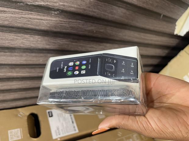 New Nokia 2720 Flip 512 GB Black - thumbnail 4