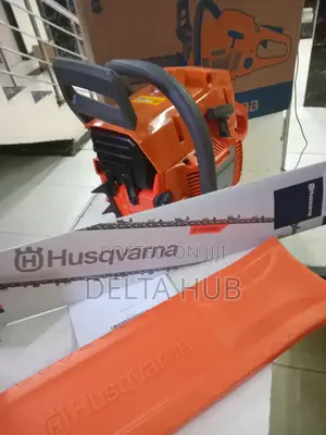 Original 272 Husquvurna Power Saw
