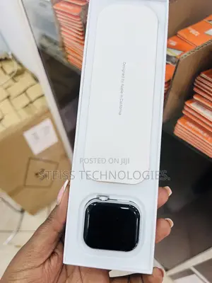 Apple Smartwatch.