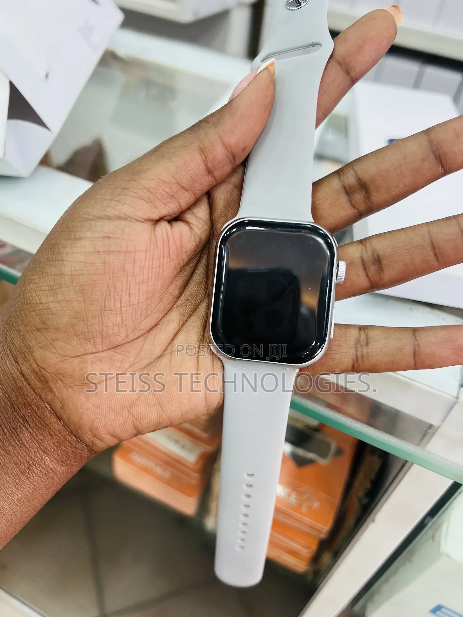Apple Smartwatch.