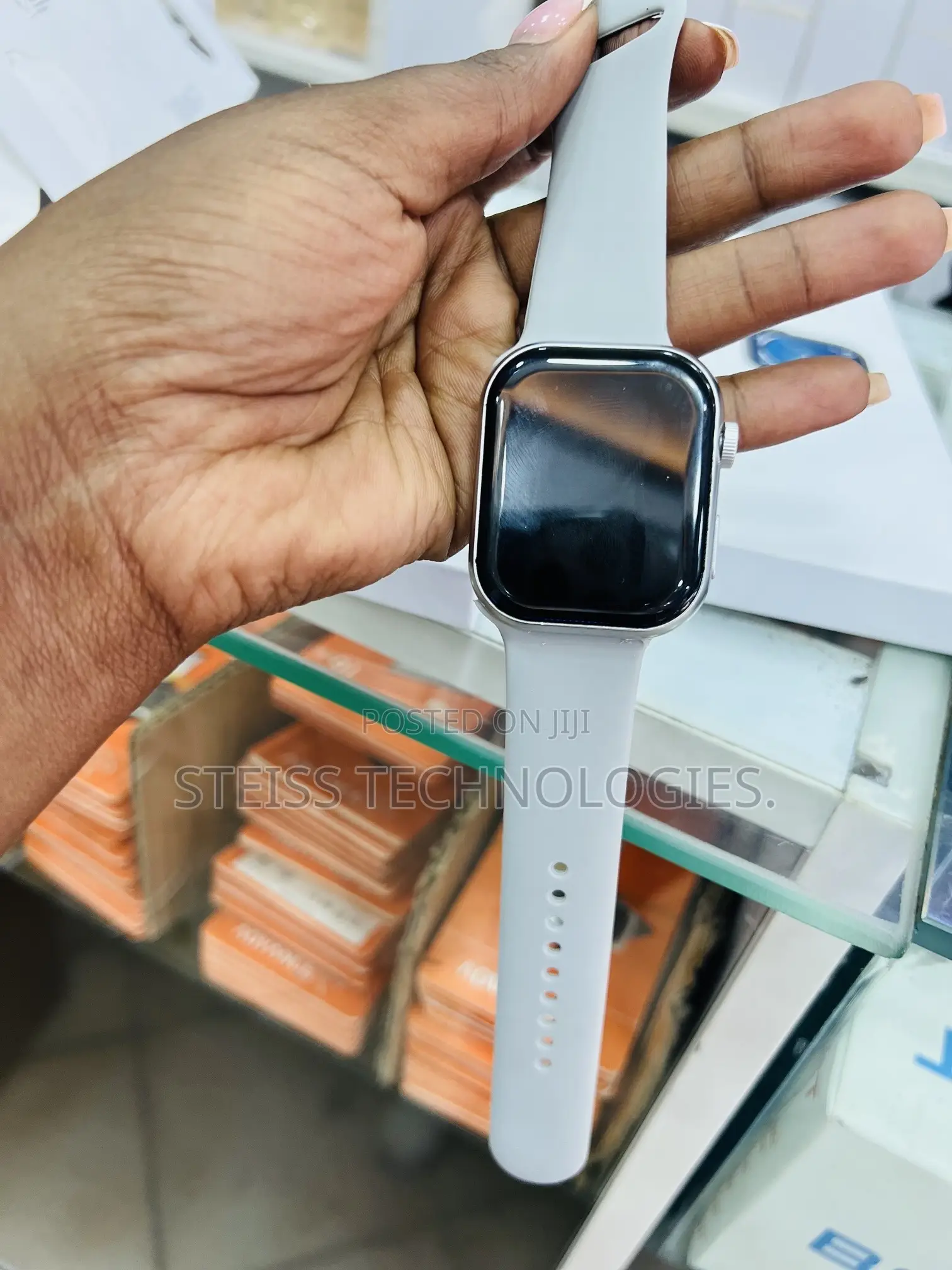 Apple Smartwatch.
