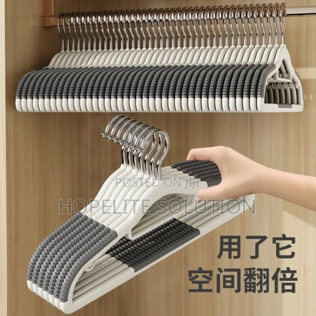 10 Household Hangers