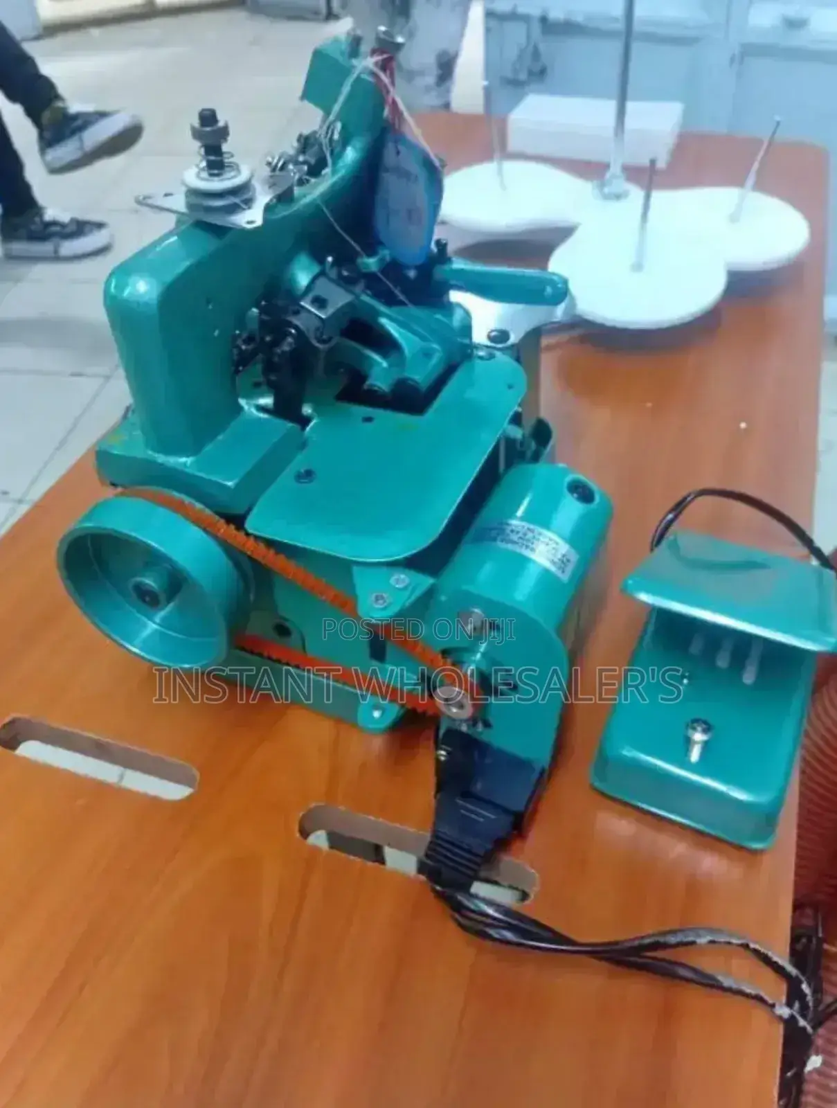 Overlock Electric Complete With Table