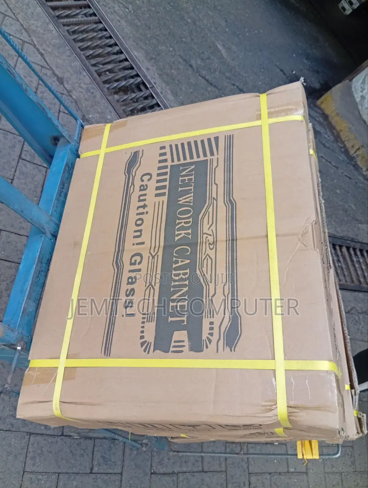 600 X 400 4u Network Cabinet