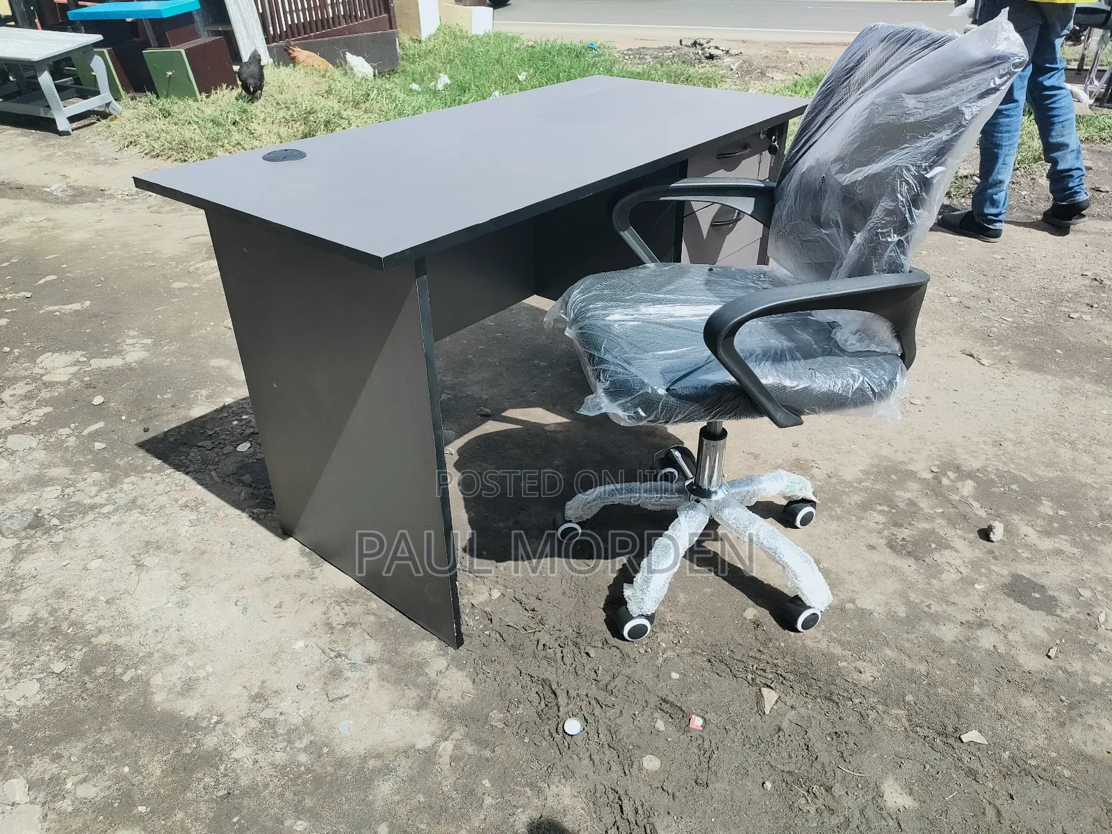 Office Table With Office Adjustable Mesh Chair