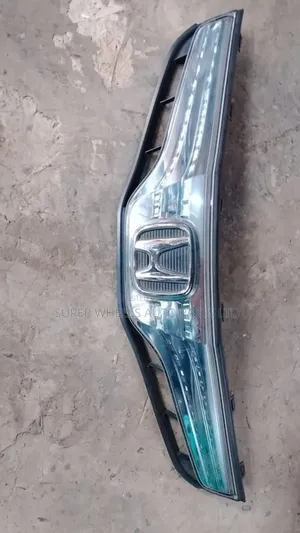 Grill Honda Fit 2011