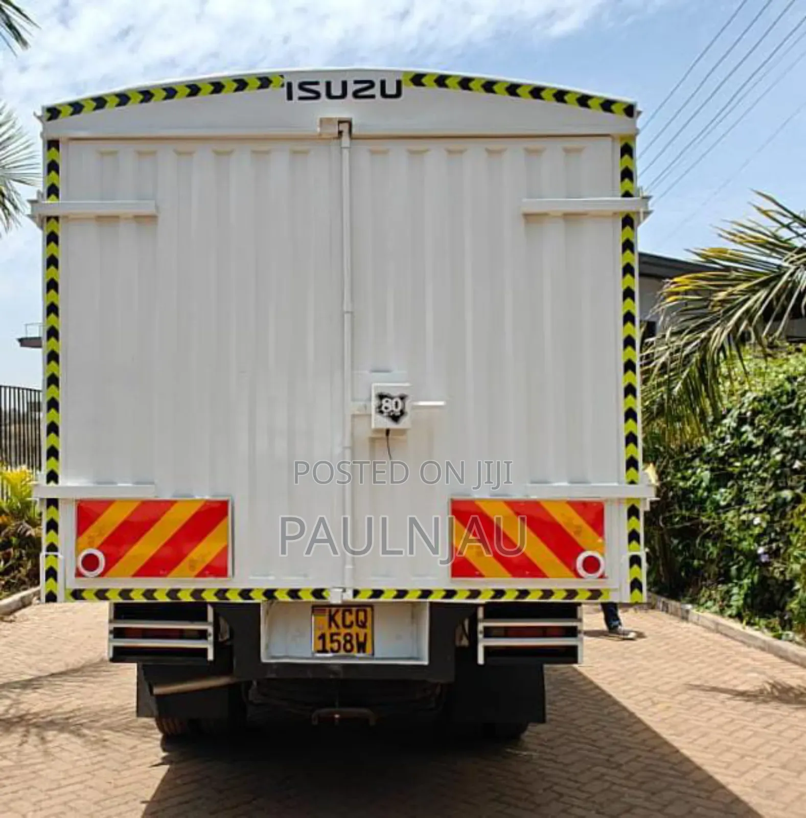 Isuzu NPR 2018