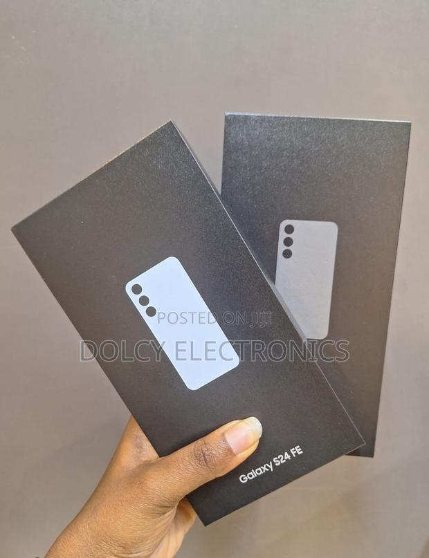 New Samsung Galaxy S24 FE 256 GB Black - thumbnail 3