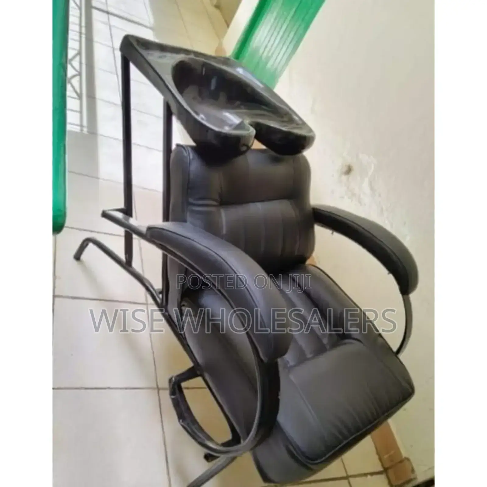 Kinyozi/ Salon Chair and Sink
