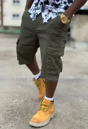 Jungle-Green Men Cargo Shorts