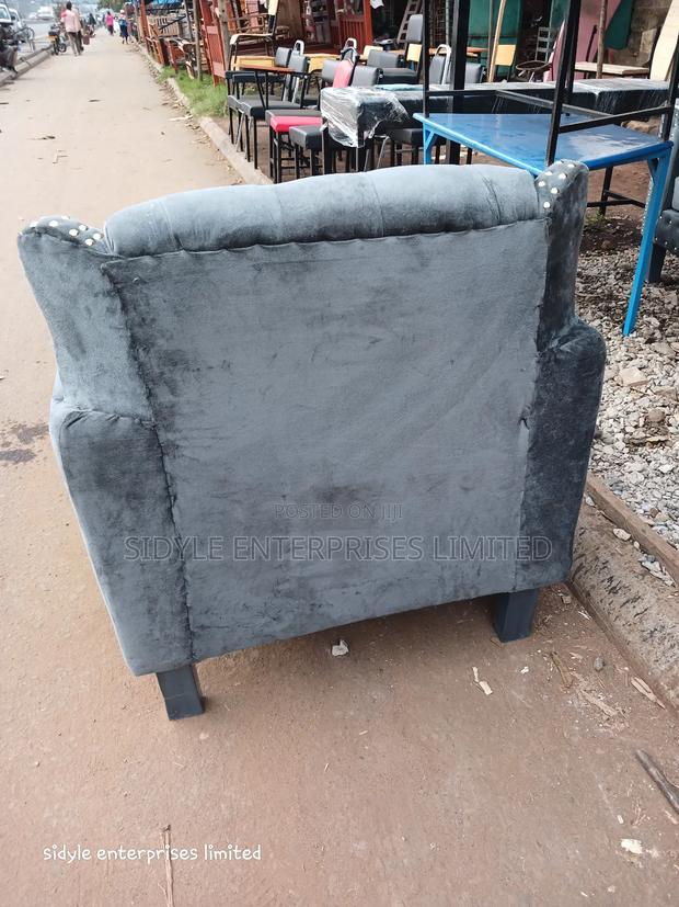 King Size Seat With Armrest and Socket - thumbnail 4