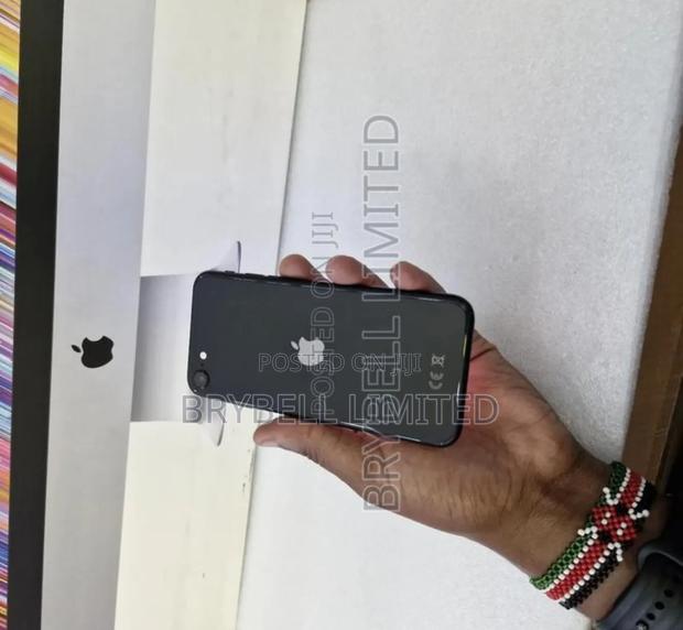 Apple iPhone SE 64 GB Black - thumbnail 7