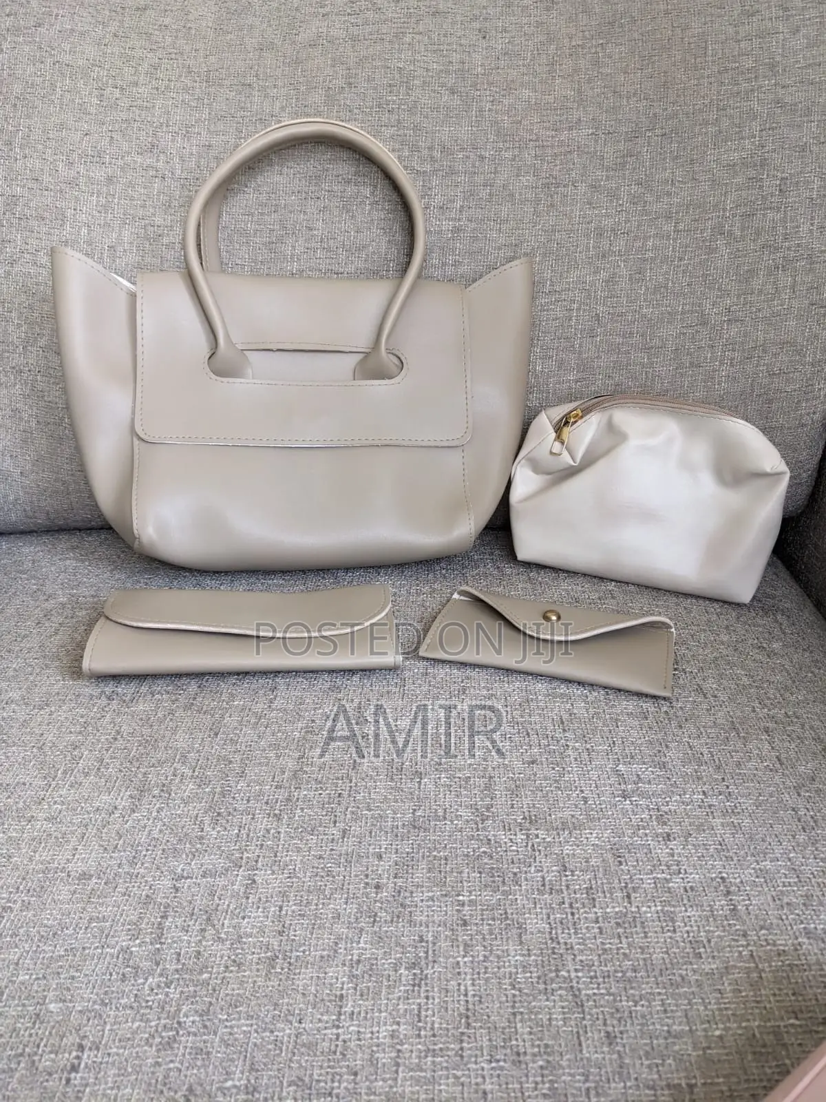 Branded Ladies Handbags and Purses