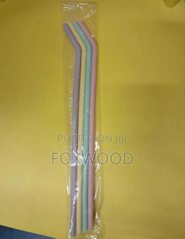 A Set of Reusable Silicone Drinking Straws 4pcs - main view