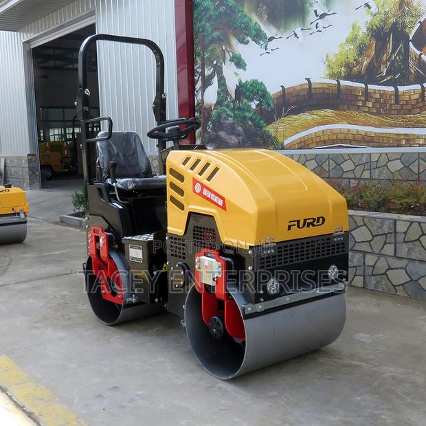 Sit-on-Roller Double Drum/Driven Roller / Compactor - thumbnail 3