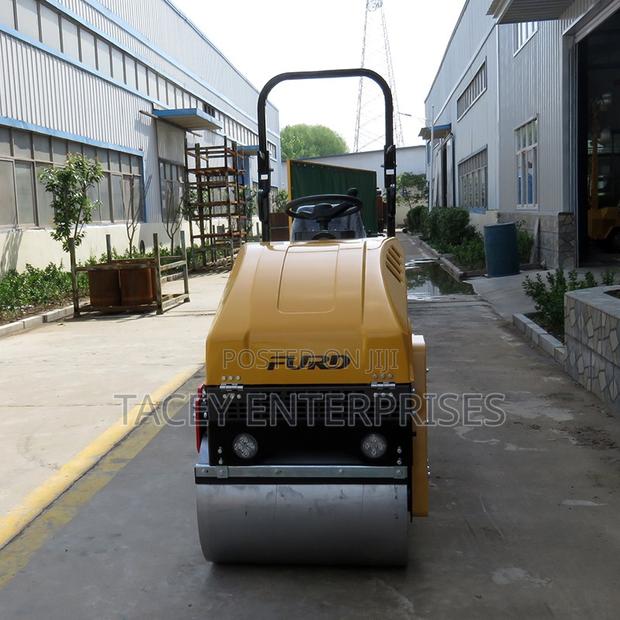 Sit-on-Roller Double Drum/Driven Roller / Compactor - thumbnail 4