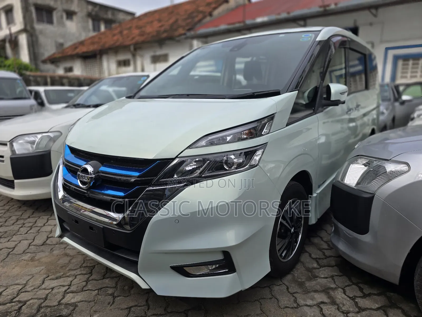 Nissan Serena 2018 White