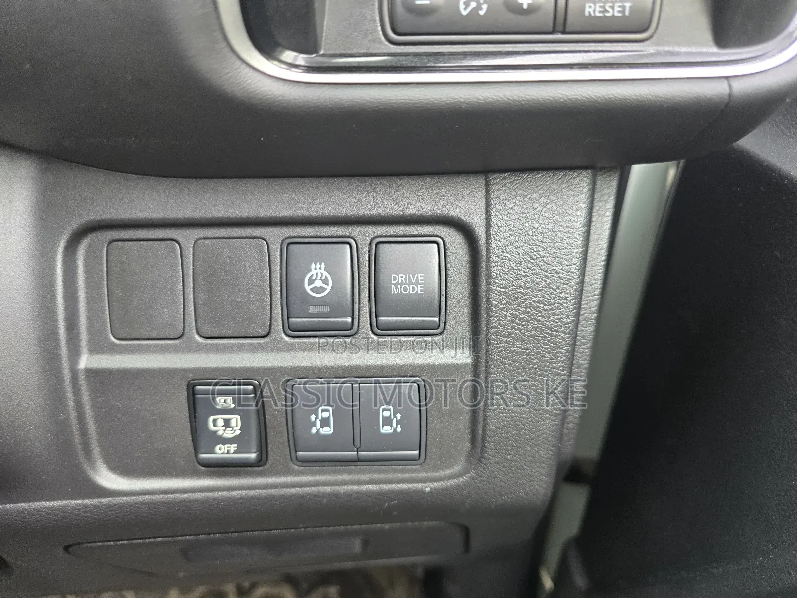 Nissan Serena 2018 White